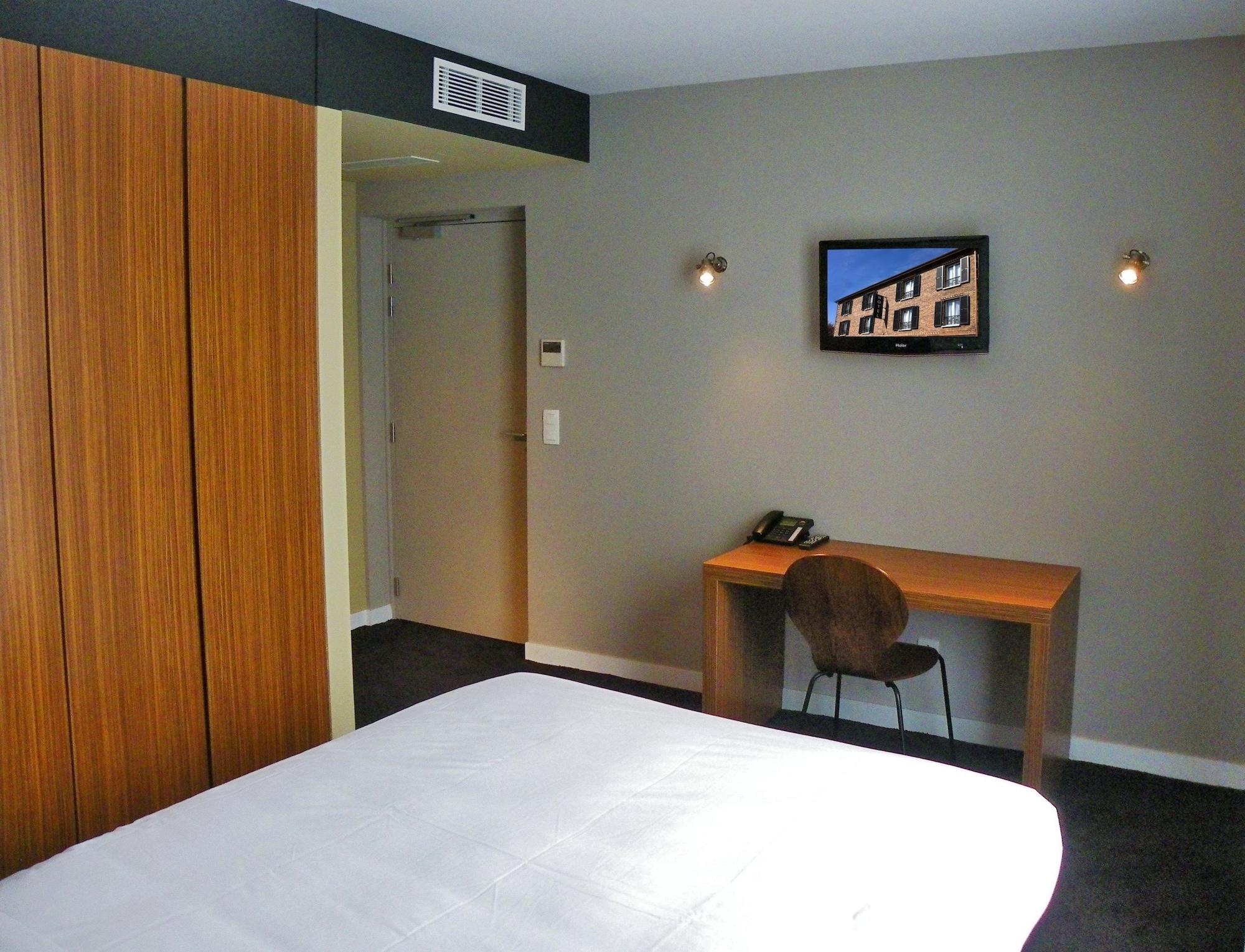 Hotel Les Terres Blanches Chatou Esterno foto