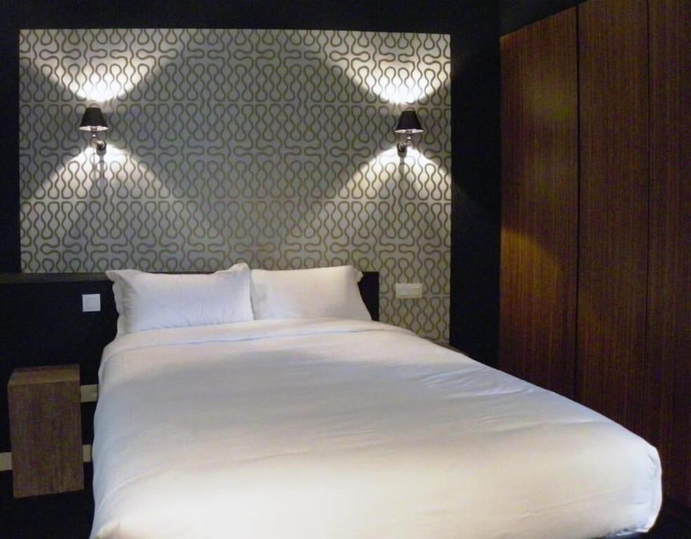 Hotel Les Terres Blanches Chatou Esterno foto