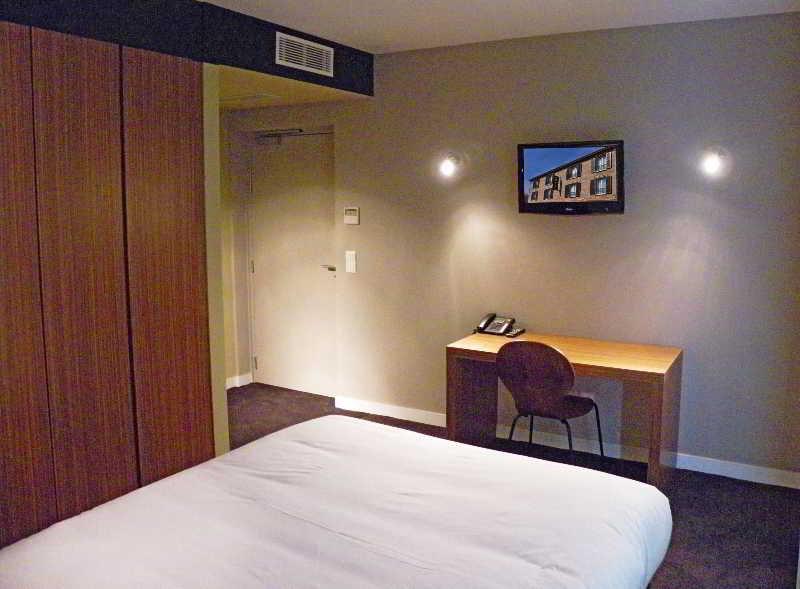 Hotel Les Terres Blanches Chatou Esterno foto
