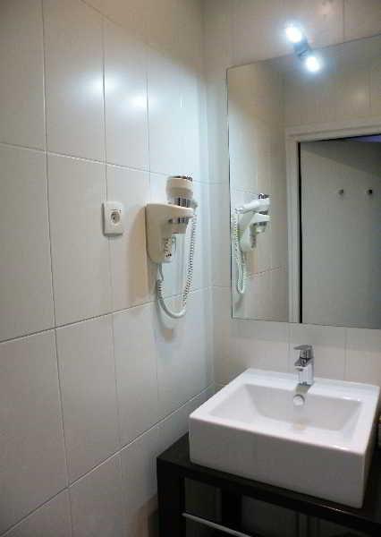 Hotel Les Terres Blanches Chatou Esterno foto