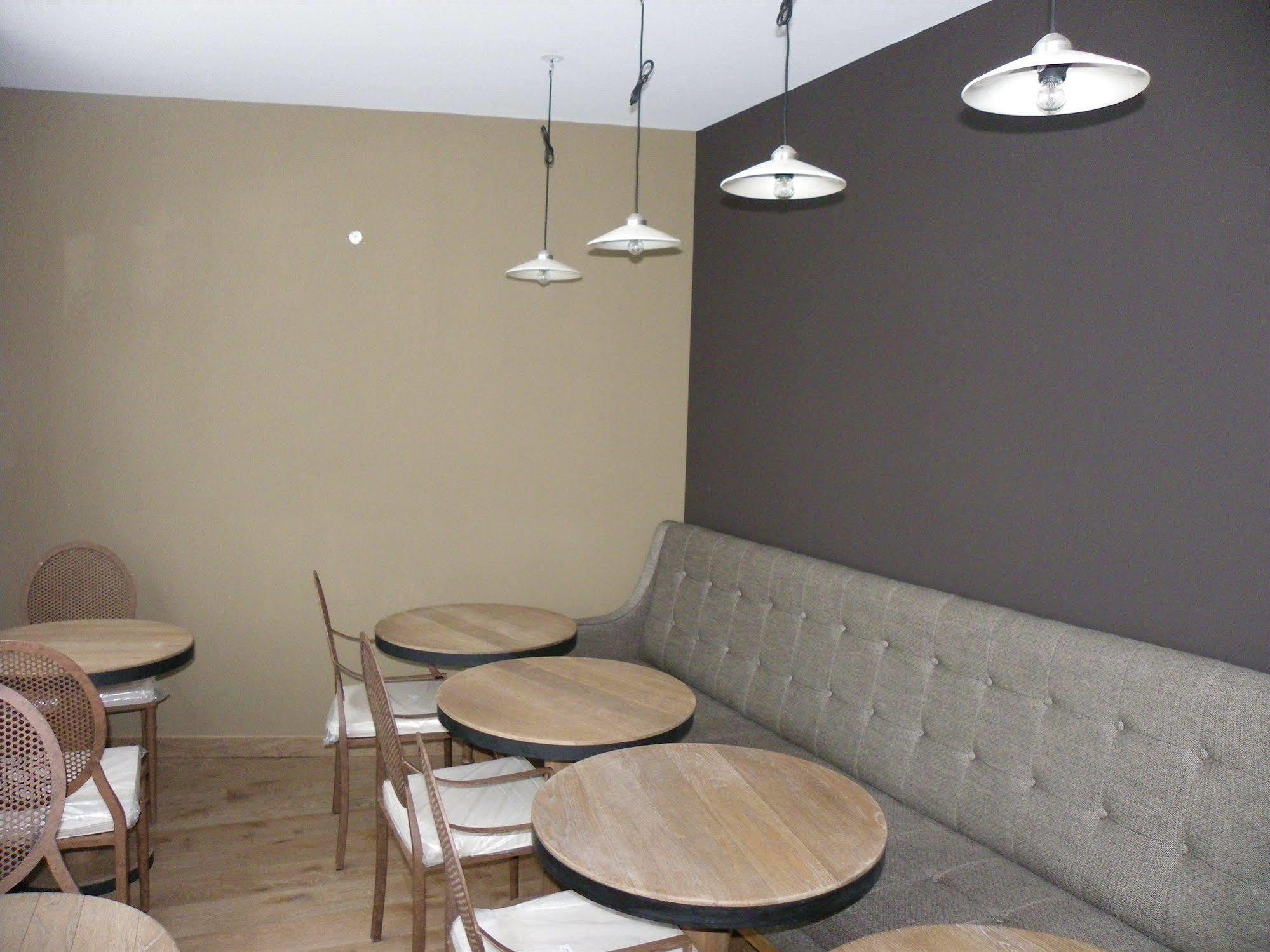 Hotel Les Terres Blanches Chatou Esterno foto